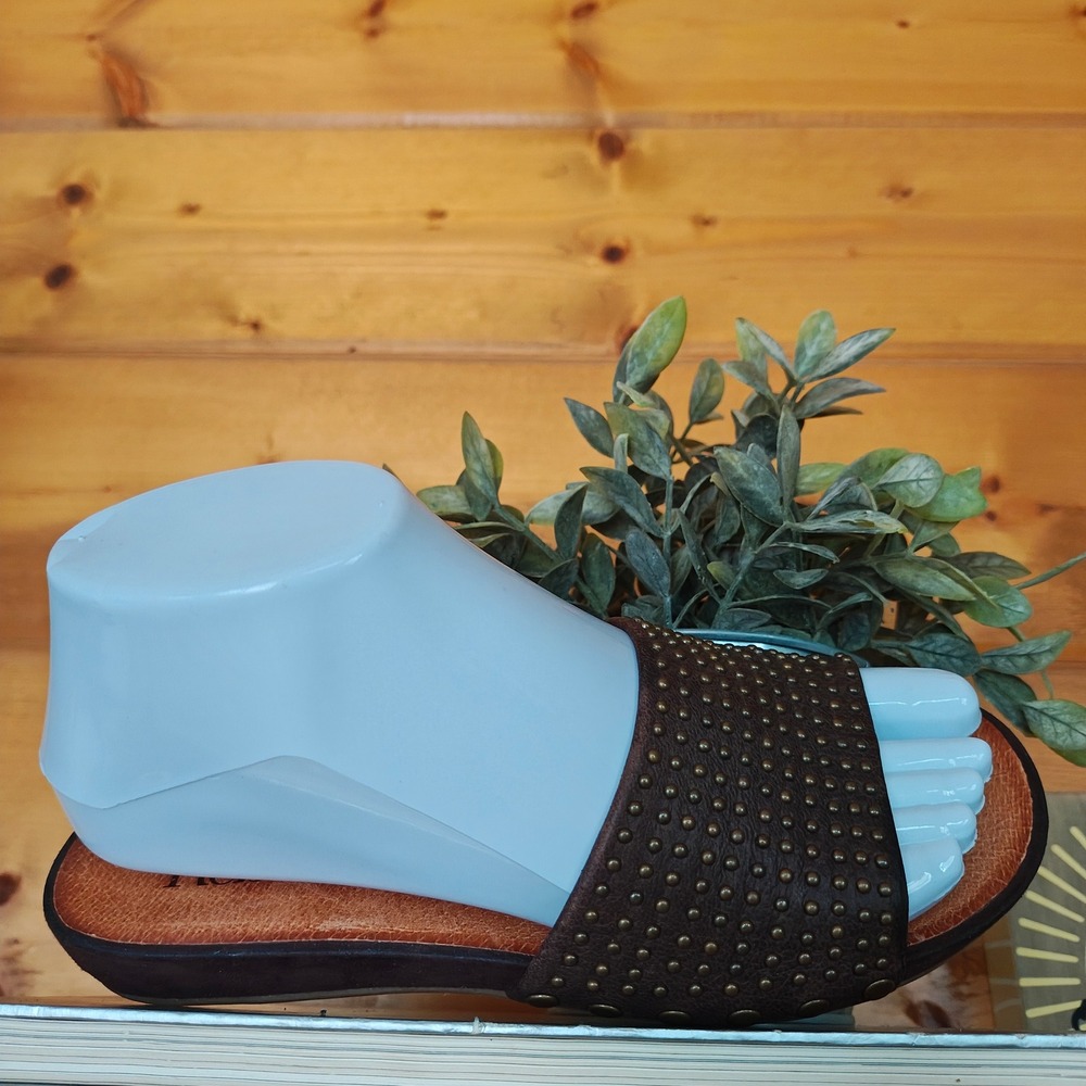 Reba Dark Brown Leather Studded Shoes Slide On Flat Sandals Boho Casual Sz 6.5M - Picture 3 of 11